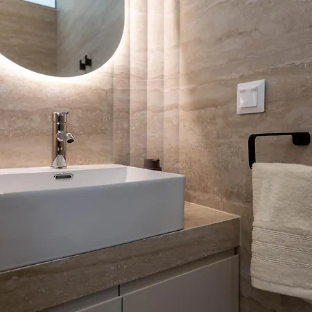 Yialos Neapoli * Neapoli Voion